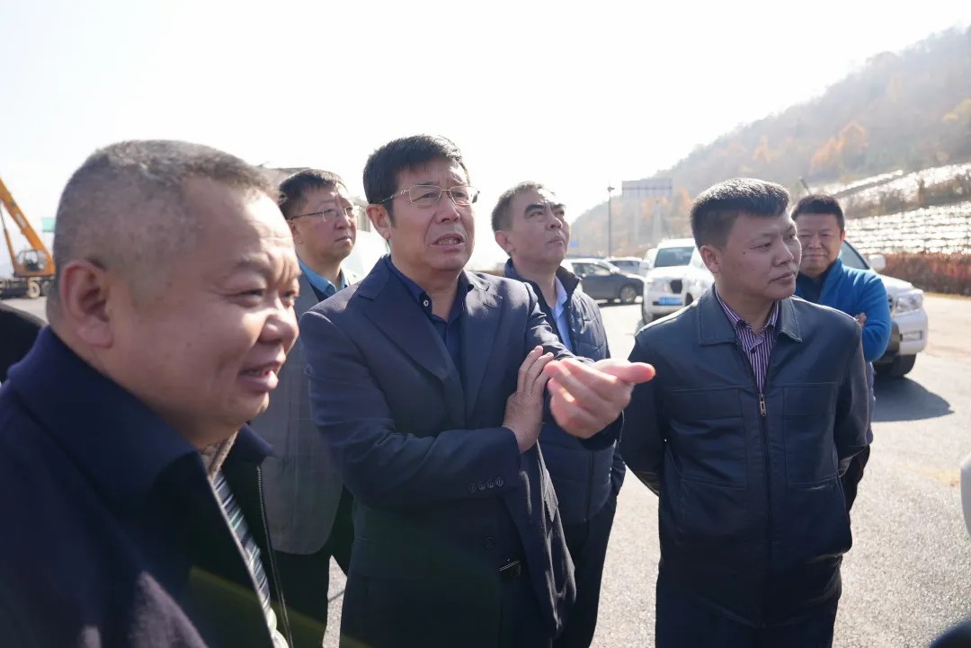坚定不移推进沿边开放旅游大通道建设 全力推动包保帮扶重点边境村加快振兴发展2.jpg