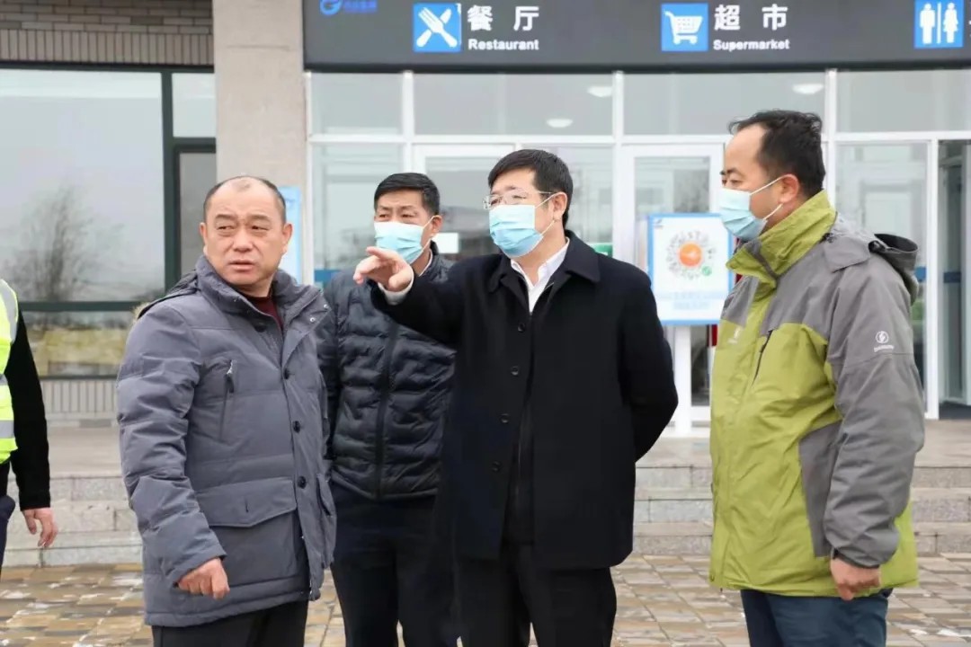 吉高集团党委书记、董事长郝晶祥检查长春周边高速公路除雪保畅工作3.jpg