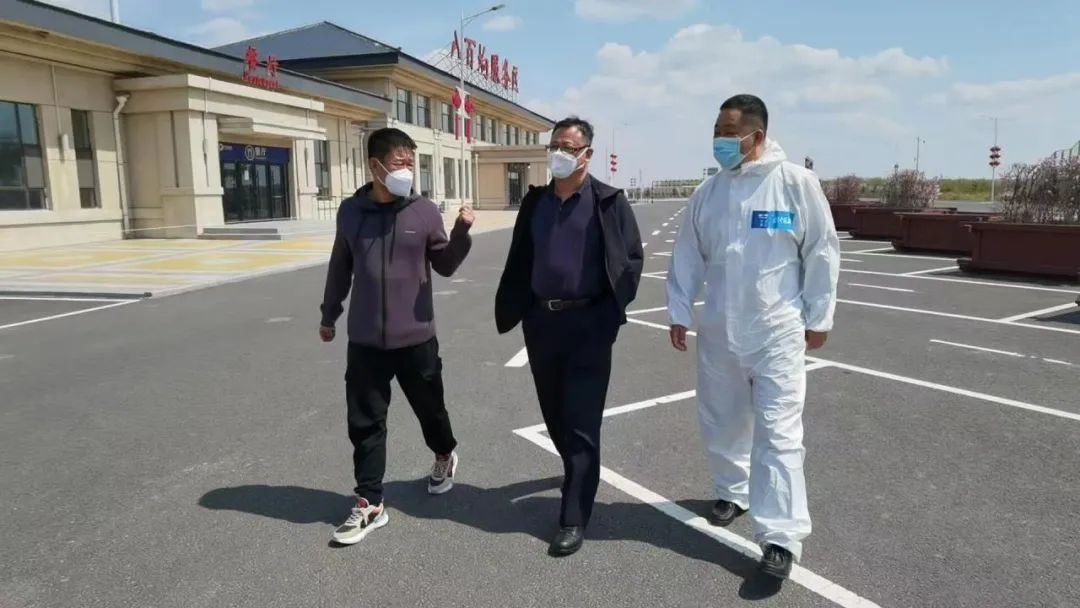 坚守岗位 筑牢防线 扎实做好常态化疫情防控和安全生产工作1.jpg