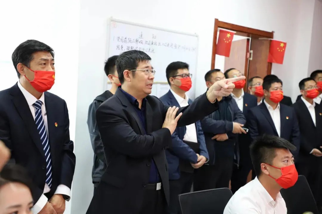 郝晶祥董事长赴集团运营事业部客服中心调研慰问一线干部职工1.jpg