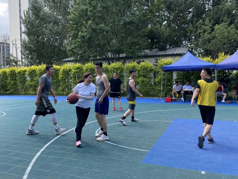 炎炎夏日 “篮”不住的激情——2021年集团总部三人制篮球比赛圆满结束1.jpg