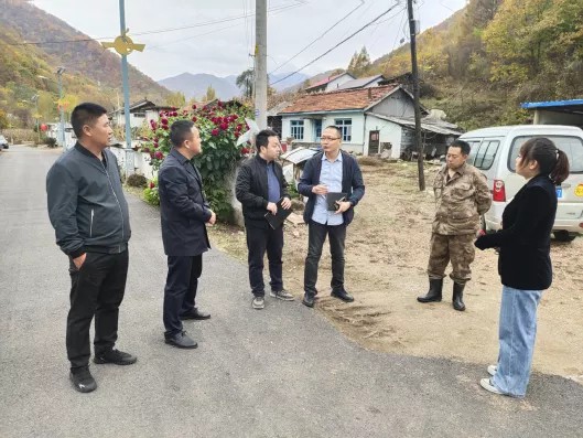 乡村振兴践使命 兴边富民勇担当——吉高集团赴集安市青石镇石湖村实地调研1.jpg