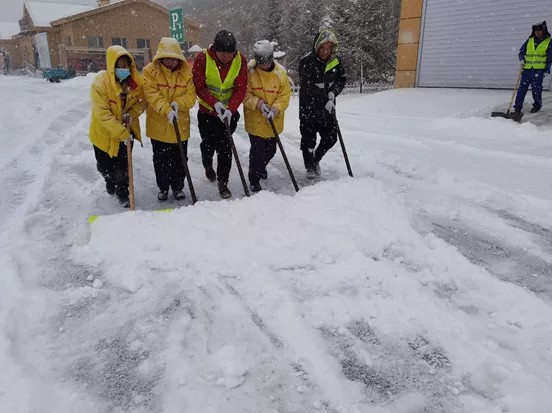 吉高集团未雪绸缪 全员在岗 全力迎战全省高速公路新一轮强降雪6.jpg