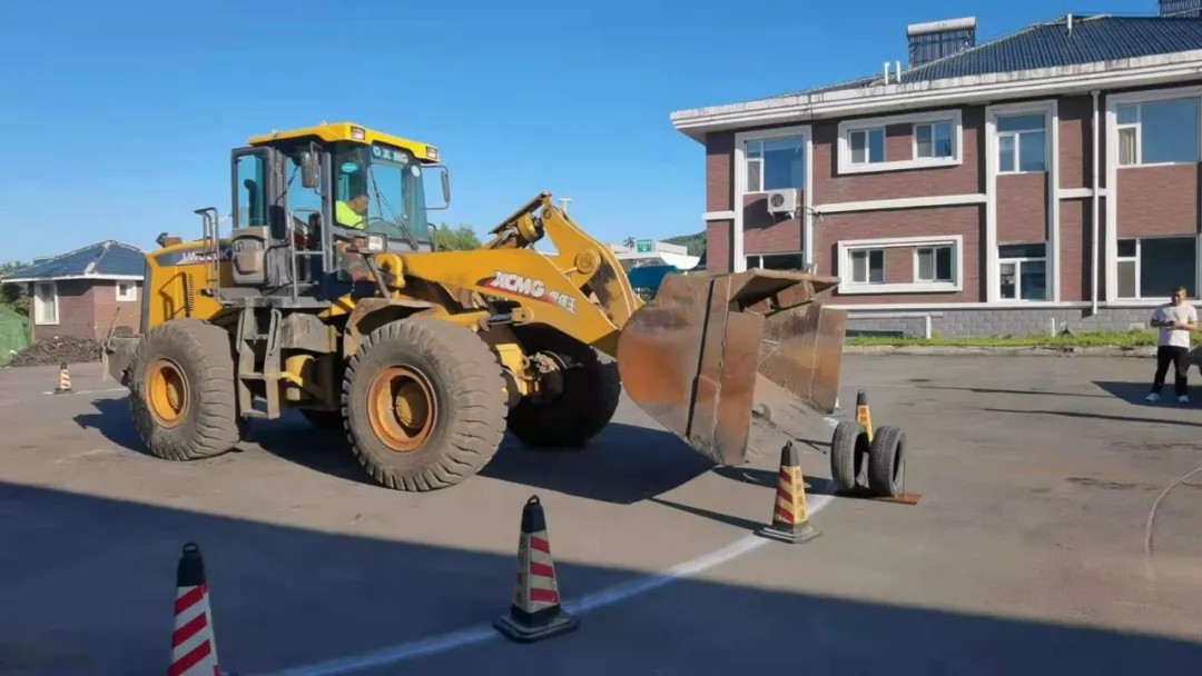 实地调研 促进提升 确保劳动技能大赛更加贴近养护日常工作2.jpg